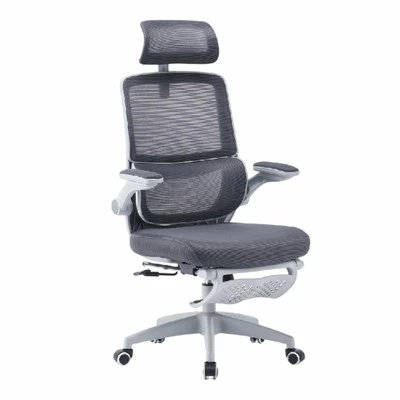 Ergonomischer Stuhl mit Fußstütze